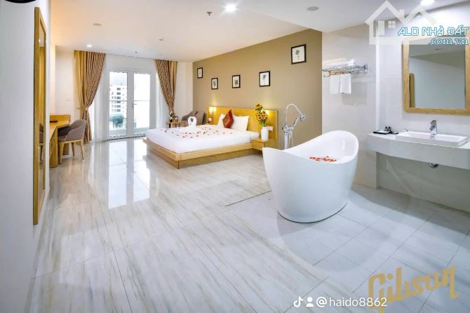 ⛱️ SIÊU PHẨM KHÁCH SẠN 4+ NGAY TRUNG TÂM BIỂN NHA TRANG ⛱️* “View biển triệu đô - 6