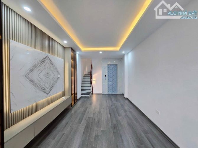 Cho Thuê nhà nguyên căn ngõ 35 lạc long quân view phố - 6