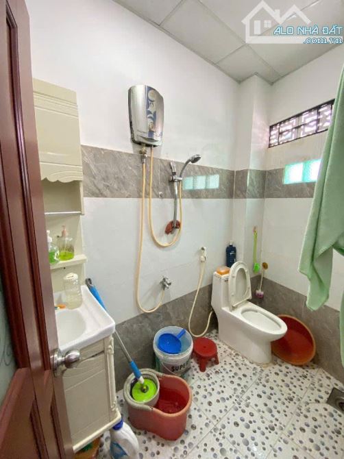Bán nhà Đ. Bình Đông, Phường 14, Quận 8: 47m2, 2 tầng, Nở hậu, hẻm xe hơi, chỉ 3,95 tỷ - 6