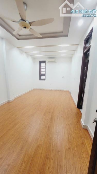Cho thuê nhà 5 tầng mặt đường Phạm Văn Đồng, ph Thanh Bình, TP HD, 102m2, mt 6m, KD tốt - 6