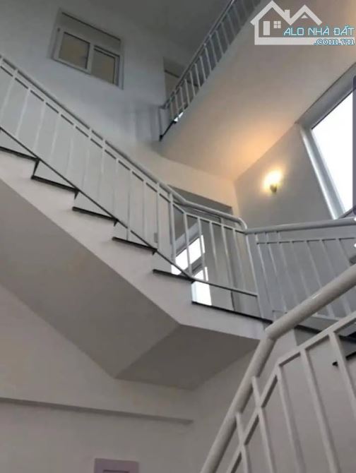 Bán nhà 3 tầng 5 phòng ngủ Kiệt ôtô Lê Thánh Tôn, TP Huế, sát bên Đại Nội Huế, chỉ 3,8 tỷ - 7