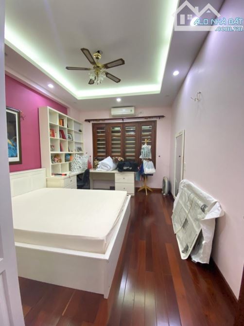 BÁN NHÀ XUÂN TẢO - CẠNH NGOẠI GIAO ĐOÀN - MẶT TIỀN 7.04M - 76M2 GIÁ 19.8 TỶ - NHÀ DÂN XÂY - 7