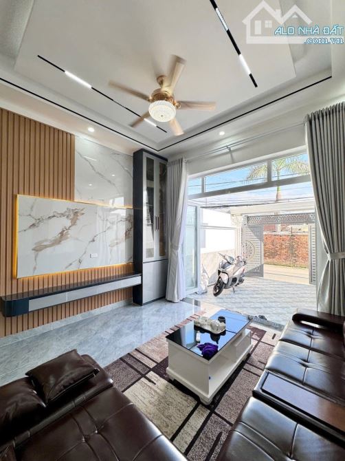 Chính Chủ gởi bán căn nhà 1 trệt 1 lầu 145 m2 SHR thổ cư mặt tiền đường hoàng minh Chánh - 7