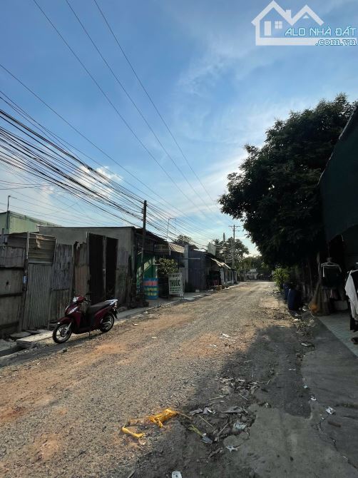 Cần bán Đất Định Hòa mặt tiền Dx062 nhựa thông. Diện tích: 3716m2 có 1000m thổ cư - 7