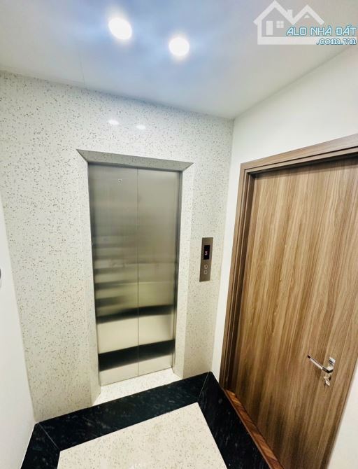 Nhà Tôn Đức Thắng, 45m2, 7 tầng thang máy, gần phố, mt 7m, kinh doanh, vị trí cực đẹp, ở n - 7