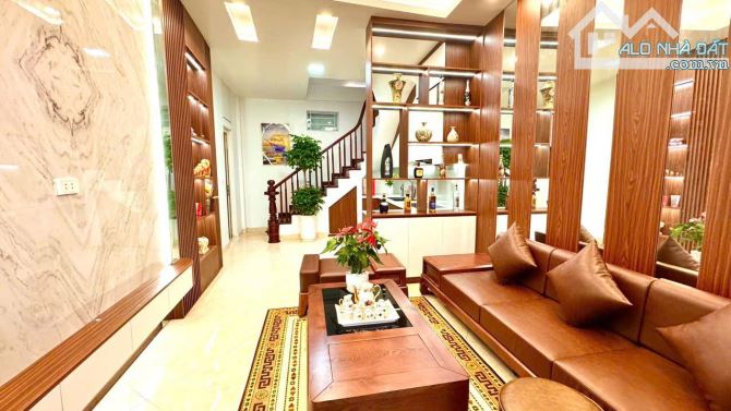 Bán nhà, ngõ 173 Hoàng Hoa Thám, Diện tích 31m x 6 tầng,mặt tiền 3.5m, giá 8.4 tỷ - 7