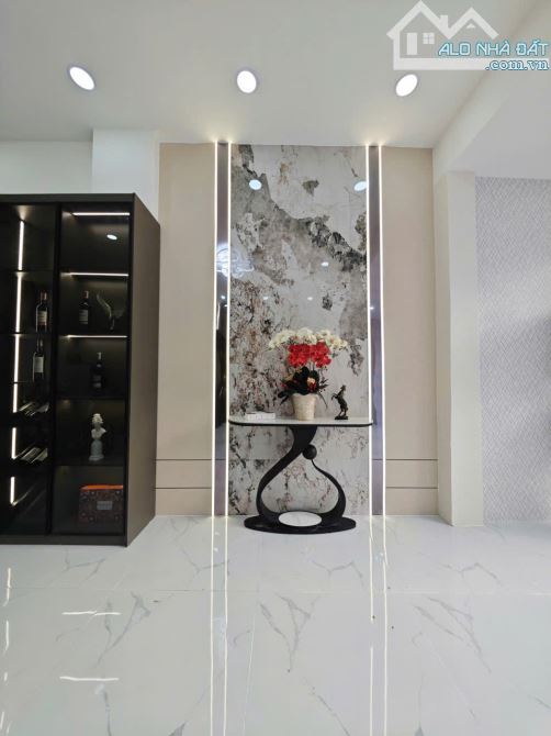 Cần bán gấp căn nhà phố cao cấp, tặng nội thất full mới 1T3L1ST. Giá chỉ 7.9 tỷ - 7