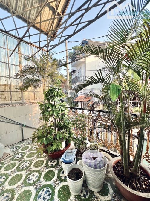 Bán nhà mặt tiền, phường 17, Gò Vấp, nở hậu đẹp, 60m2, 3 tầng, giá 7.79 tỷ - 7