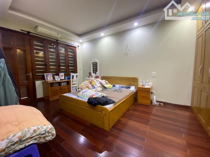 BÁN NHÀ XUÂN TẢO - CẠNH NGOẠI GIAO ĐOÀN - MẶT TIỀN 7.04M - 76M2 GIÁ 19.8 TỶ - NHÀ DÂN XÂY - 8