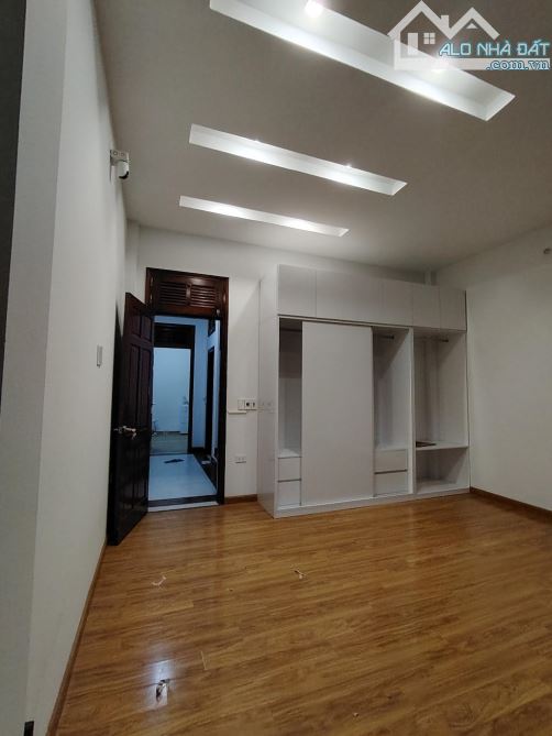 Bán nhà ngọc lâm 48m2 xây 5 tầng trước nhà đường ô tô tránh , thông tứ tung. - 8