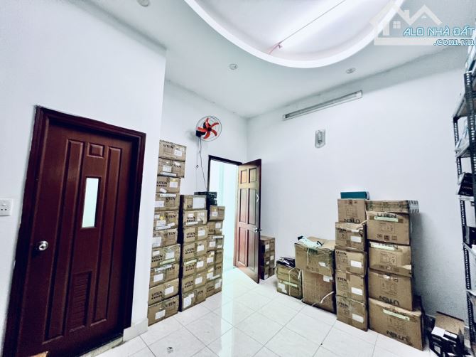 Gấp 10.7 Tỷ- Trần Thị Trọng- Tân Bình- Vị trí kinh doanh tốt- DT 4.5x18mx 4 tầng - 8