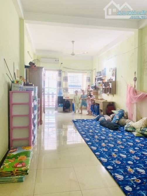 BÁN NHÀ LÊ VĂN QUỚI 84m2 4 TẦNG 5PN GIÁ 8,x TỶ - 8