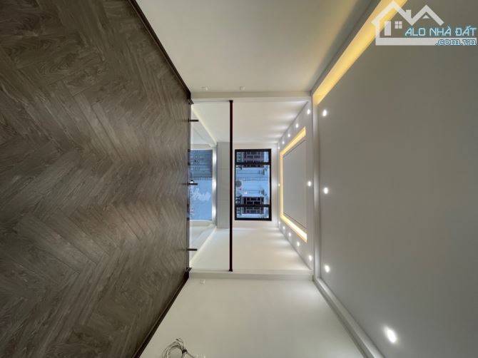 Bán nhà Bùi Xương Trạch, DT 50m2 x 7T, thang máy, lô góc, oto tránh, vị trí VIP, 15 tỷ 8 - 8