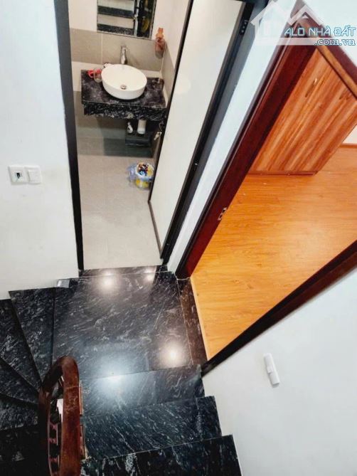 💥💥💥Nhà mới phố Hoàng Mai 5 tầng 35m2 giá 7 tỷ - 8