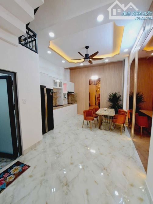 Bán nhà Tỉnh Lộ 10, Bình Tân, 4 tầng mới đẹp, 51m² - 4.1x13 - full nội thất, chỉ nhỉnh 6tỷ - 8