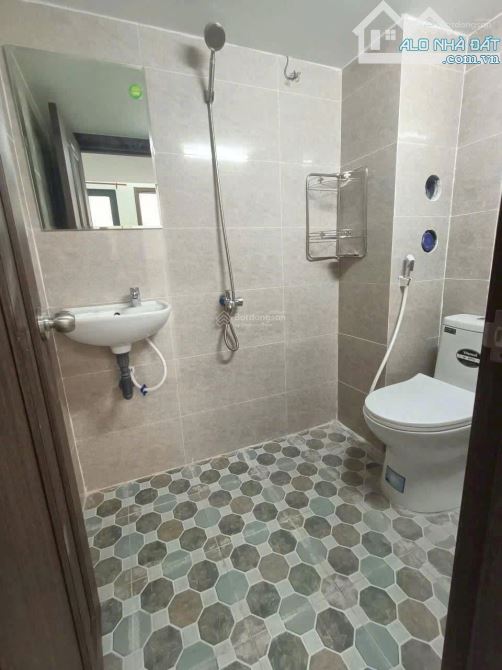 Bán CHDV 25 phòng, DT 168m2, sàn 403m2, đường Hàng Tre, P. Long Thạnh Mỹ, Q9 - 8