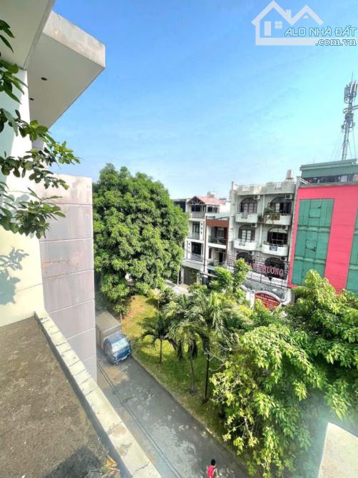 [TÂN PHÚ] TÔ HIỆU- HOÀ BÌNH- HXH 7M-NHÀ ĐÚC BTCT 4x22m- 1 trệt 2 lầu sân thượng- 9.x Tỷ - 8