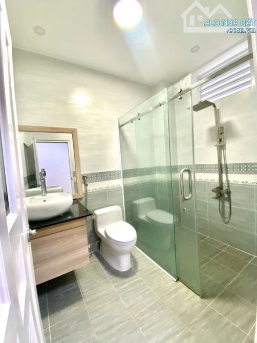 Cho thuê nhà 1 trệt 3 lầu, đường Nguyễn thị sáu, kdc 586, Cái răng - 9