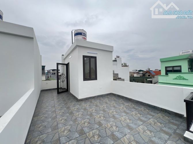 Nhà đẹp ngõ thoáng khu dân trí cao Thạch Bàn Long Biên DT 33m2 . Giá 5.45 tỷ - 9