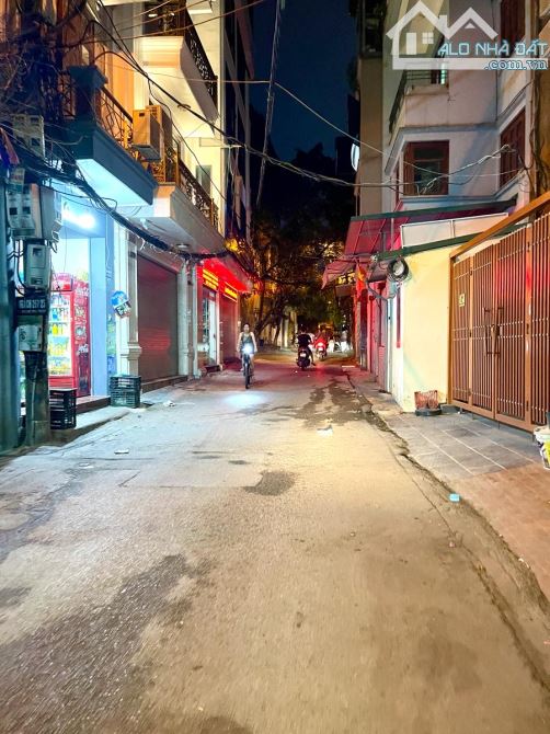Bán nhà Phố Hoàng Hoa Thám. Ba đình. Diện tích 80m. 6 tầng. Mặt tiền 5,6m. Giá 19 tỷ - 9