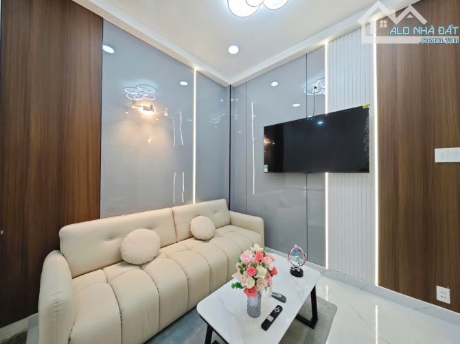 Cần bán gấp căn nhà phố cao cấp, tặng nội thất full mới 1T3L1ST. Giá chỉ 7.9 tỷ - 9