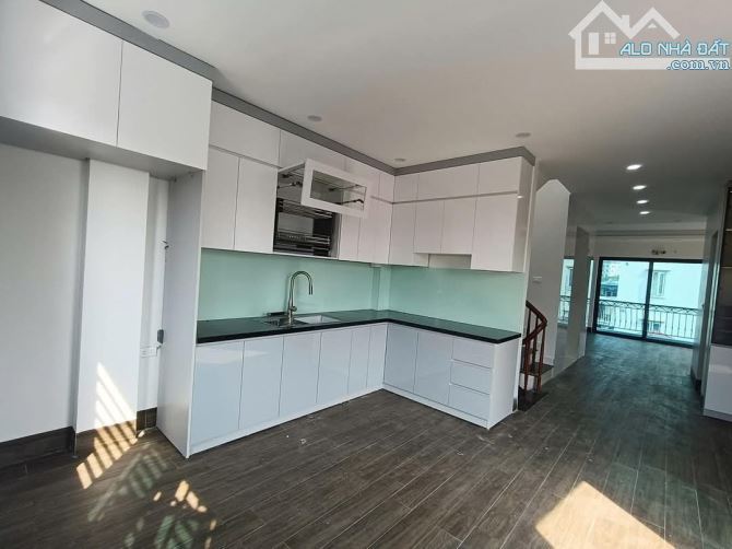 Trần Cung - Lô góc cực thoáng - Ô tô vào nhà - Thang máy - 18.5 tỷ - 9