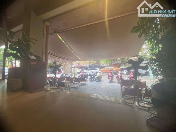 MẶT PHỐ CỔ PHÙNG HƯNG, Lô góc 3 thoáng, 5 tầng 2 TM. 102m2, MT 9.4m. Chỉ 130 tỷ! - 9