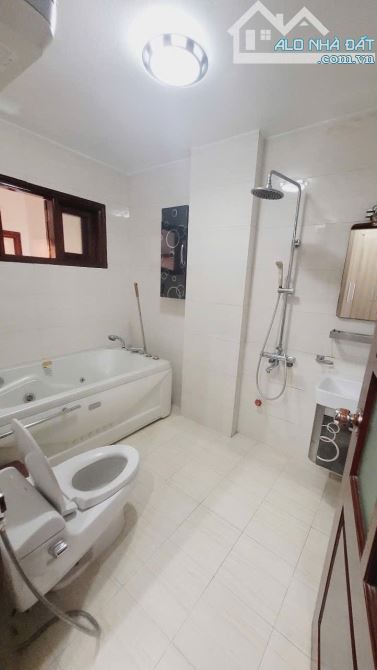 Cho thuê nhà 5 tầng mặt đường Phạm Văn Đồng, ph Thanh Bình, TP HD, 102m2, mt 6m, KD tốt - 9