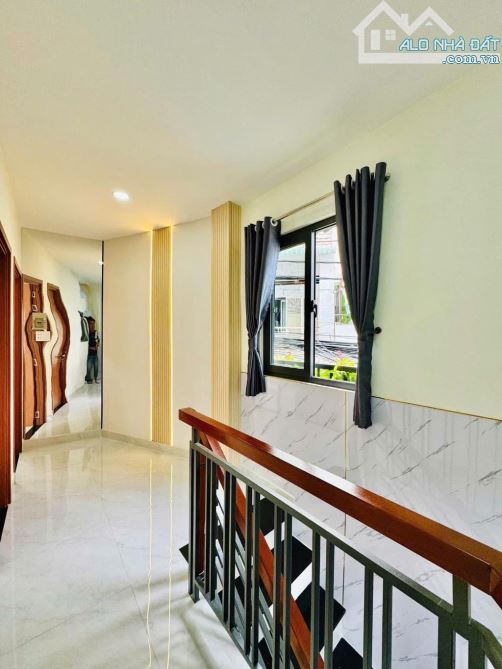 XE HƠI ĐẬU CỬA NHÀ - DUY TÂN - P15 PHÚ NHUẬN MẶT - TIỀN 8M - GIÁ CHỈ 5.68 TỶ - 9
