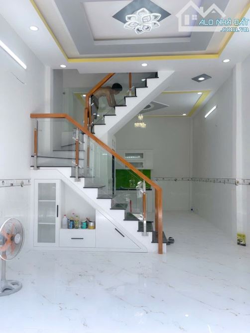 NHÀ ĐẸP 2 TẦNG – HẺM XE HƠI 5M – GIÁP TÂN PHÚ – NGAY NGÃ TƯ BỐN XÃ - 9