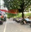 Nhà đẹp cầu giấy, 3 bước chân ra phố, ô tô để đỗ ngày đêm, giá tốt