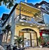 Cho thuê nhà mặt phố Hào Nam 60m2 x 2T, MT 5m, 45tr, thông sàn, vỉa hè rộng, sầm uất
