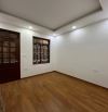 Bán nhà Lạc Long Quân - Hai mặt thoáng - Gần ô tô - 30m2 - 7.5 tỷ