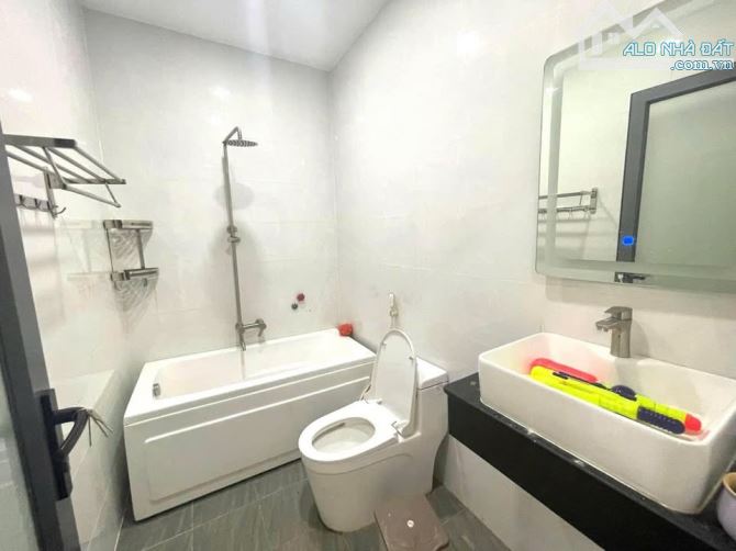 Bán Nhà Tân Thuận Tây, 5 Tầng Huỳnh Tấn Phát, nhỉnh 8 tỷ