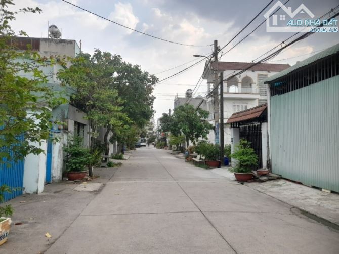 Bán nhà HXT Phạm Thị Giây Hóc Môn , 100m2 . Giá chỉ  4.3 tỷ (TL)