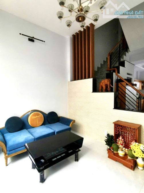 Bán nhà 3 tầng mới – Linh Chiểu Thủ Đức – 62m² – hẻm xe hơi – giá chỉ 8.2 tỷ - gần ĐH