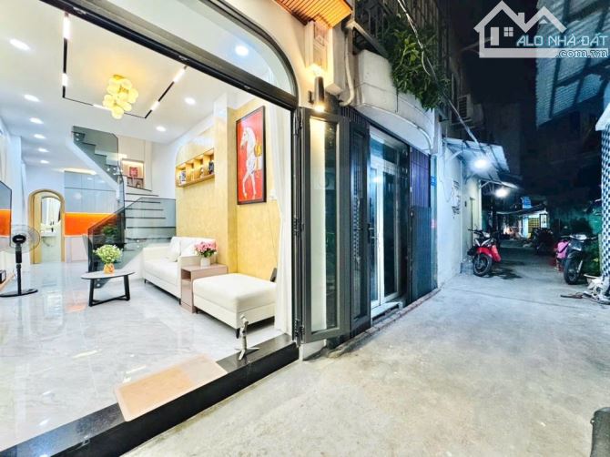 🔥SIÊU PHẨM MỚI XỊN 3 TẦNG BTCT🔥-FULL NỘI THẤT- PHAN VĂN TRỊ-BÌNH THẠNH - DTS 10M2-4.78Tỷ