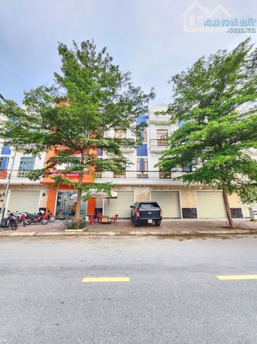 nhà hoàn công 77,5m2 4ty5 TL MT Đường An Phú 18 gần vòng xoay An Phú p.An Phú, Tp.Thuận An