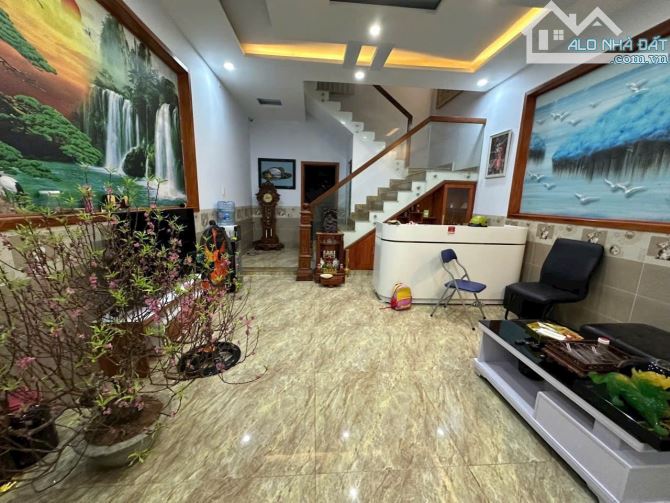Bán nhà 1 trệt 2 lầu Long Bình Tân Biên Hòa