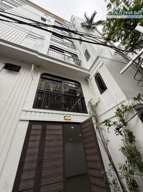 Vip - Bán nhà đẹp thang máy nhập khẩu 7 tầng x 44m2, an sinh đỉnh cao phố Cát Linh