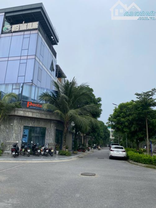 Bán đất Phân lô, kinh doanh đỉnh, vỉa hè, Tây Nam Linh Đàm, 60m2, MT5m giá 18 tỷ