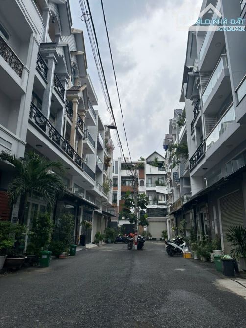 Chưa qua đầu tư; Khu phân lô GẦN nhà thiếu nhi Quận - Lottle; NGANG 4.2*22m; tặng nội thất
