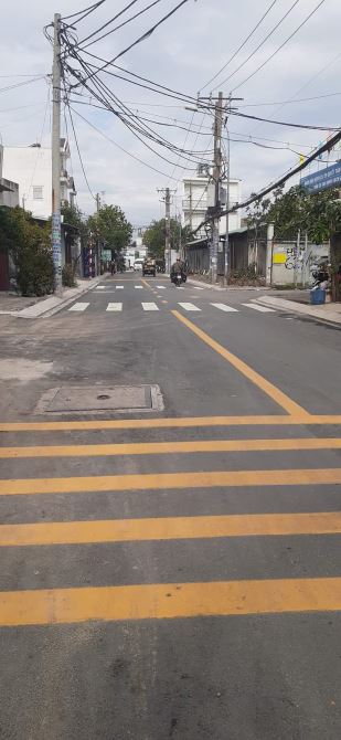 Nhà cấp 4 Mặt Tiền đường Trần Thị Hè, 6x18m, giá 6.95 tỷ TL