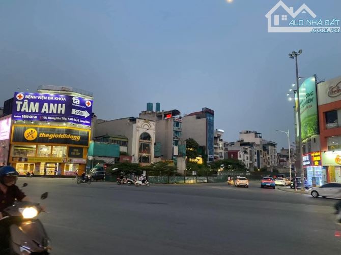 BÁN NHÀ MẶT PHỐ NGUYỄN VĂN CỪ  LONG BIÊN VỊ TRÍ KIM CƯƠNG KD ĐỈNH CAO DÒNG CỰC TỐT CHỦ NHI