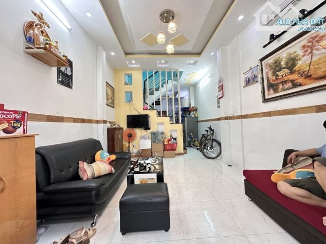 NHÀ HXH ĐƯỜNG NGHĨA PHÁT, TÂN BÌNH -2 TẦNG NHỈNH 5 ĐỒNG