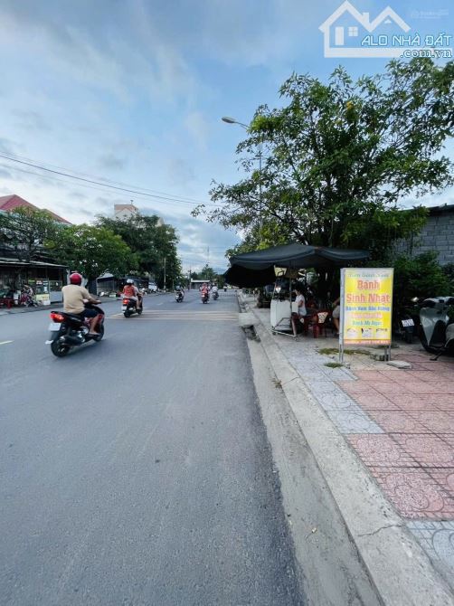 Bán lô đất mặt tiền kinh doanh đường Hà Huy Tập rộng 22m, thị trấn Diên Khánh