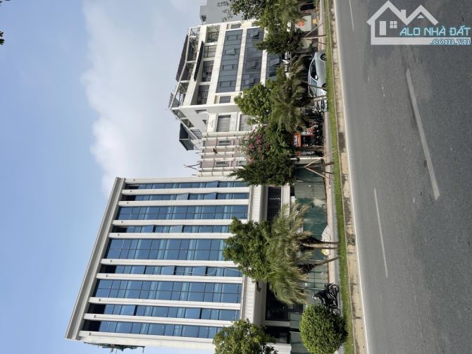 BÁN TÒA VĂN PHÒNG 9 TẦNG, MẶT PHỐ ĐƯỜNG HỒNG TIẾN, VỈA HÈ RỘNG, VIEW HỒ, 2 HẦM, THANG MÁY
