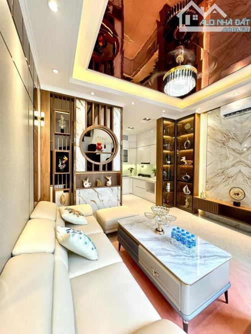 Hiếm! Nhà Phân Khúc 8 Tỷ Phố Yên Hòa – 5 Tầng, Full Nội Thất, Sát Ô Tô
