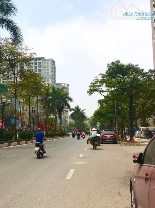 BÁN NHÀ MẶT PHỐ KIM ĐỒNG  LÔ GÓC 2MT, 125m*9T, 9m MT, VỈA HÈ, ĐƯỜNG 8 LÀN XE CHỈ 84 TỶ