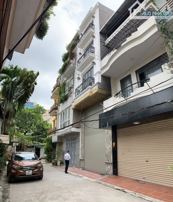Bán nhà PHÂN LÔ Láng Hạ Đống Đa 63m2x4T đẹp mặt đường ô tô tránh đỗ thoải mái